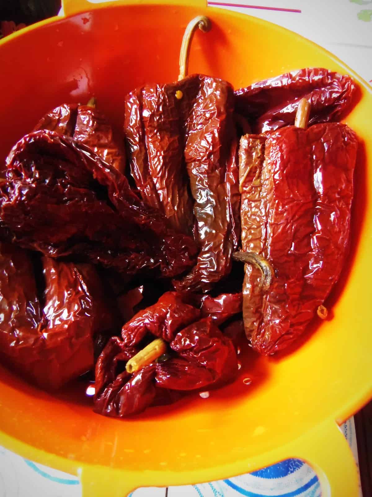 Salsa de Chile Ancho (Chile Ancho Sauce) La Piña en la Cocina