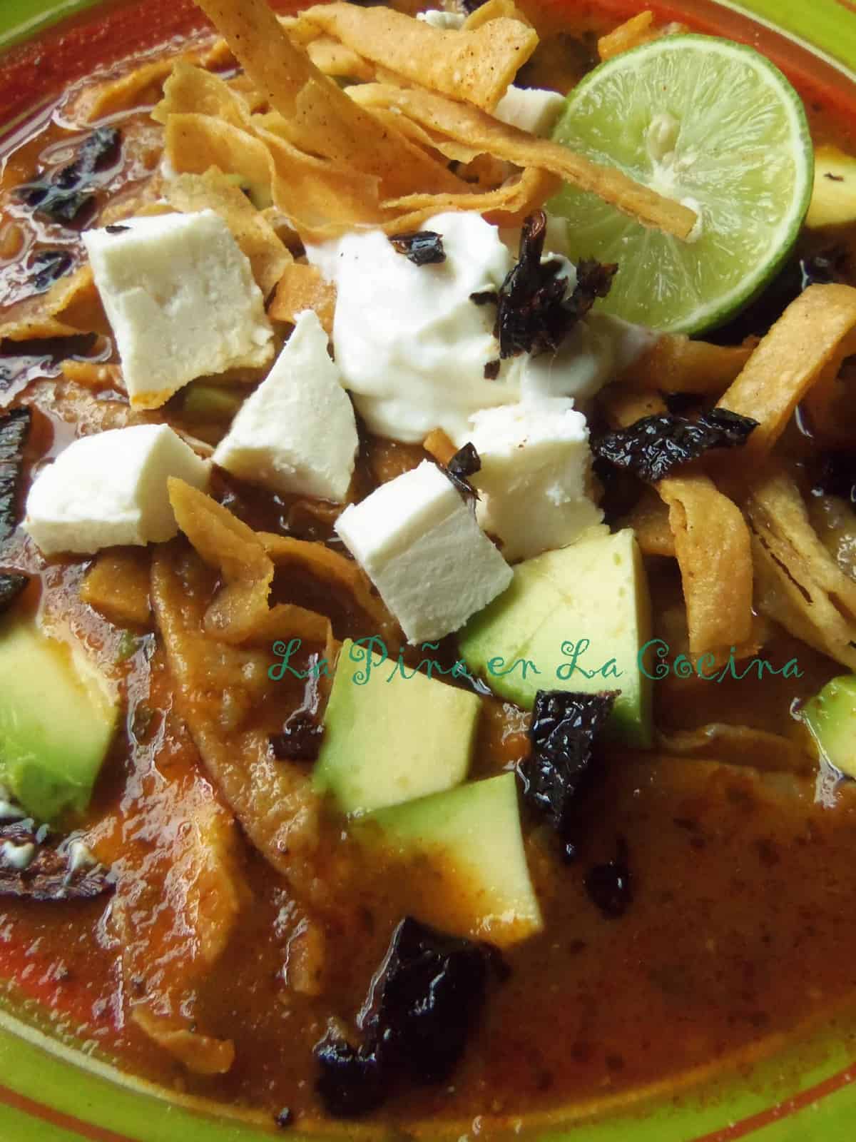 Sopa Azteca~ Sopa De Tortilla (Tortilla Soup) - La Piña En La Cocina