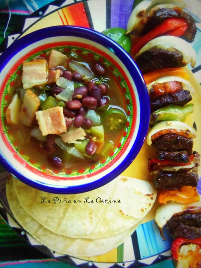 Frijoles Charros con Salchichas (Mexican-Style Beans) - La Piña en la