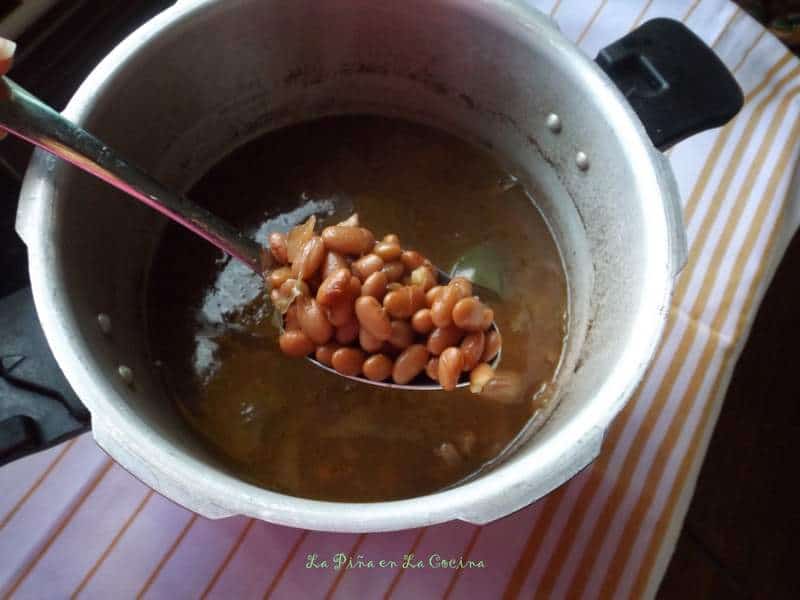 Frijoles-Cooking Pinto Beans