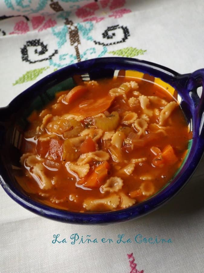 Sopa de Moñitos-Mini Bows Pasta in bowl