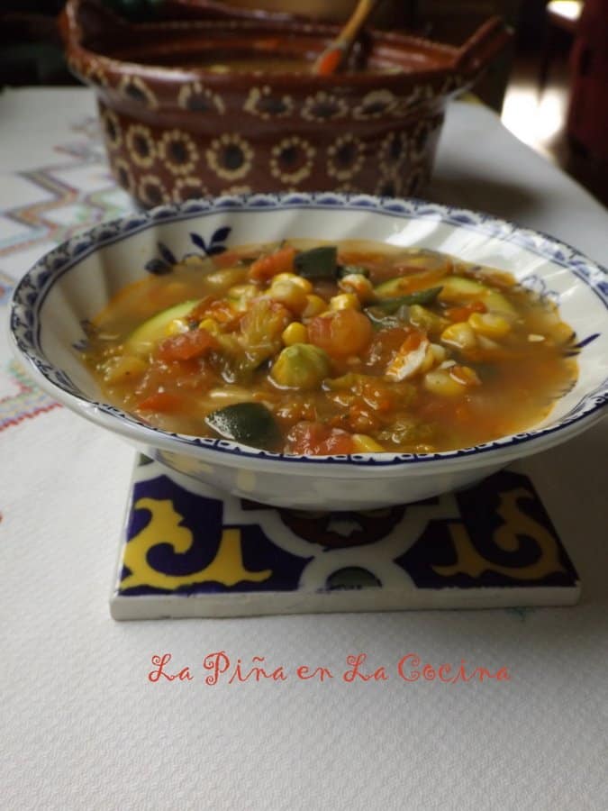 Sopa de Flor de Calabaza-Squash Blossom Soup