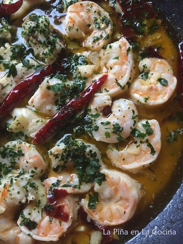 Mexican garlic shrimp close up in the skillet