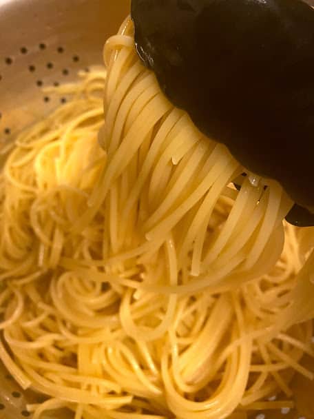cooked spaghetti pasta