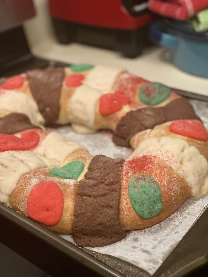 rosca after baking close up
