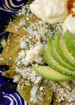 chilaquiles verdes plated close up