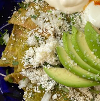 chilaquiles verdes plated close up