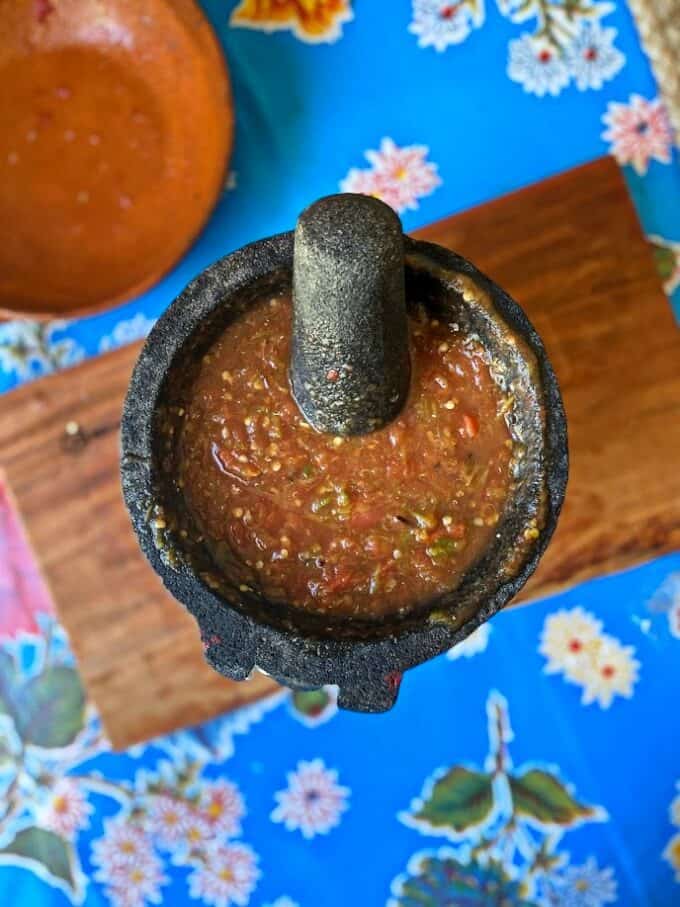 salsa in the molcajete
