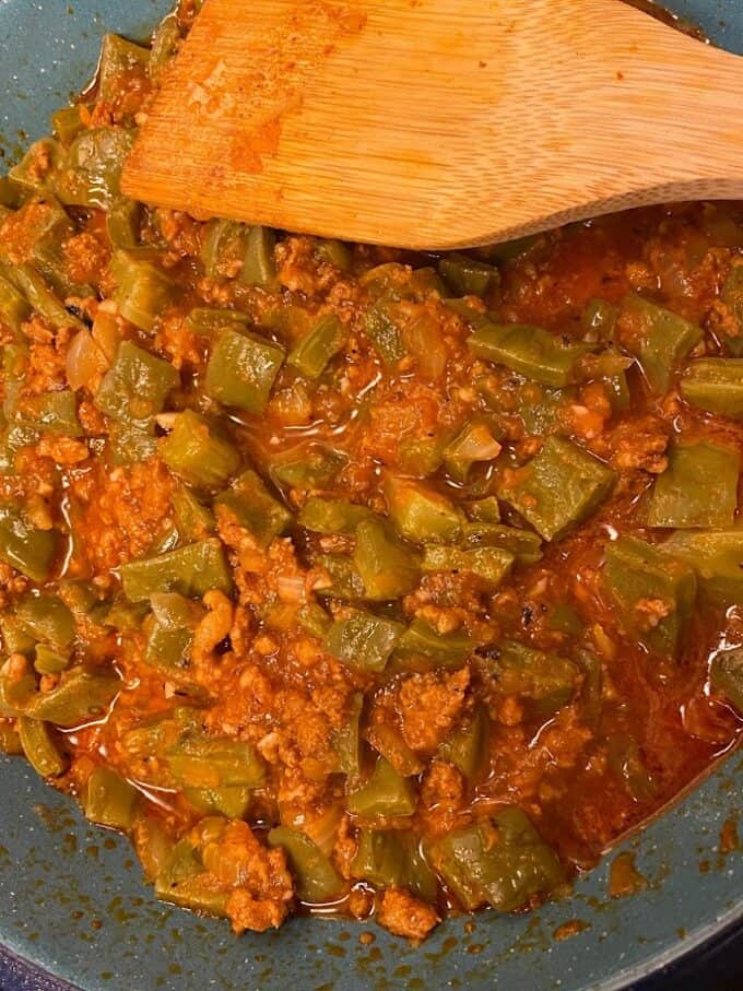 Nopalitos with chorizo in the skillet