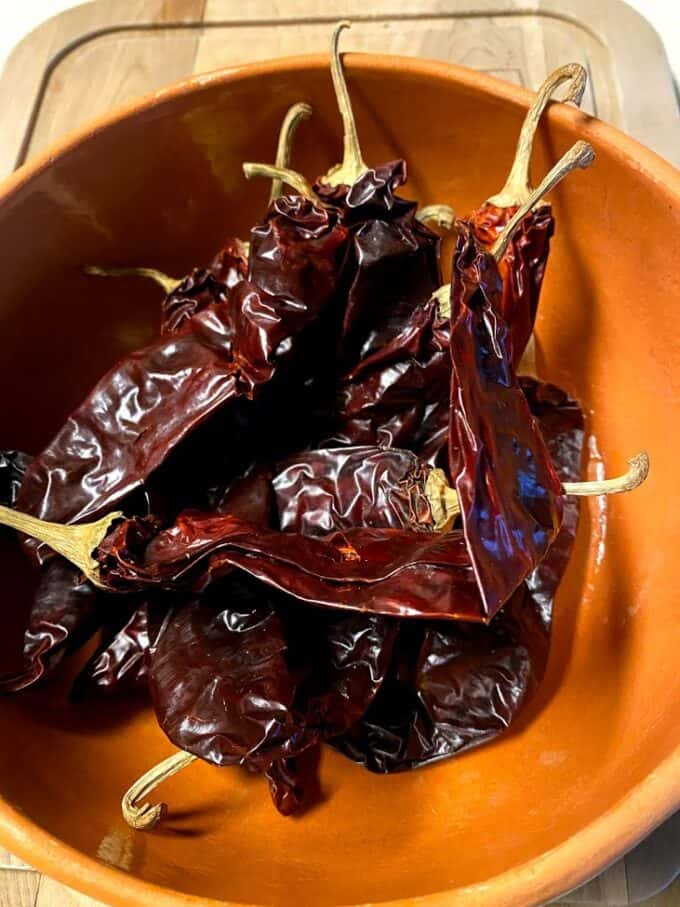 guajiilo dried chile pods