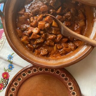 beef in red chili in Mexican cazuela