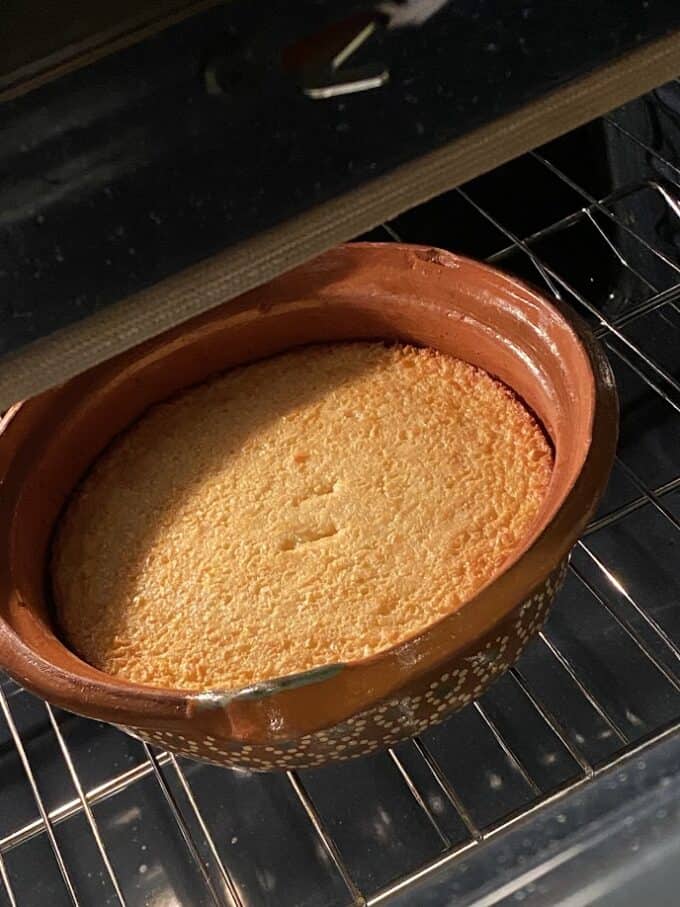 pan de elote baking in the oven