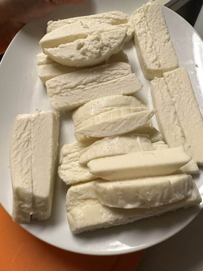 queso fresco cremoso sliced