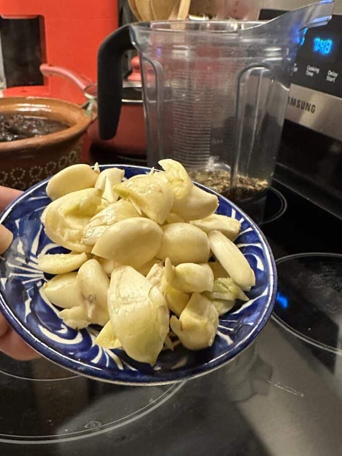 peeled cloves of garlic