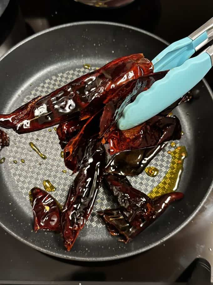 fried dried chiles