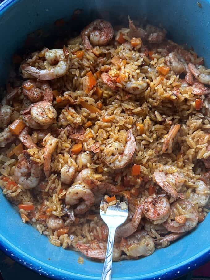 shrimp and rice in the pot