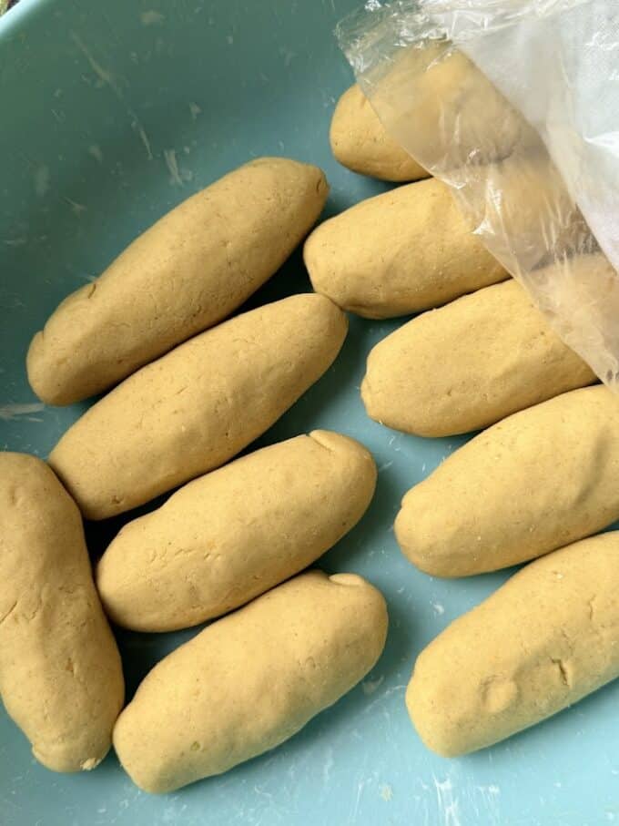 filled molotes before frying