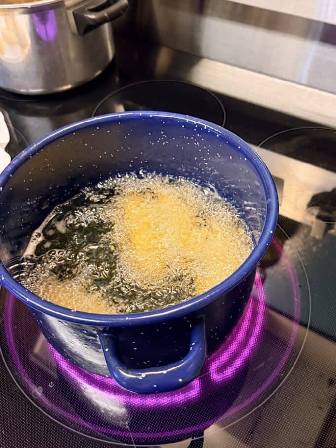 frying the molotes